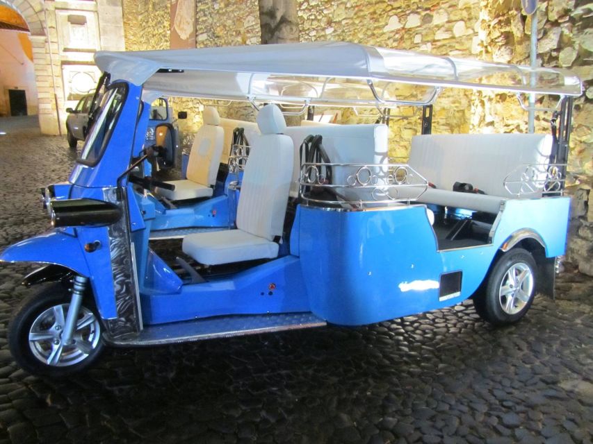 Lisbon: Private Guided Tour of Historical Center by Tuk Tuk - From Rato to São Bento and Estrela
