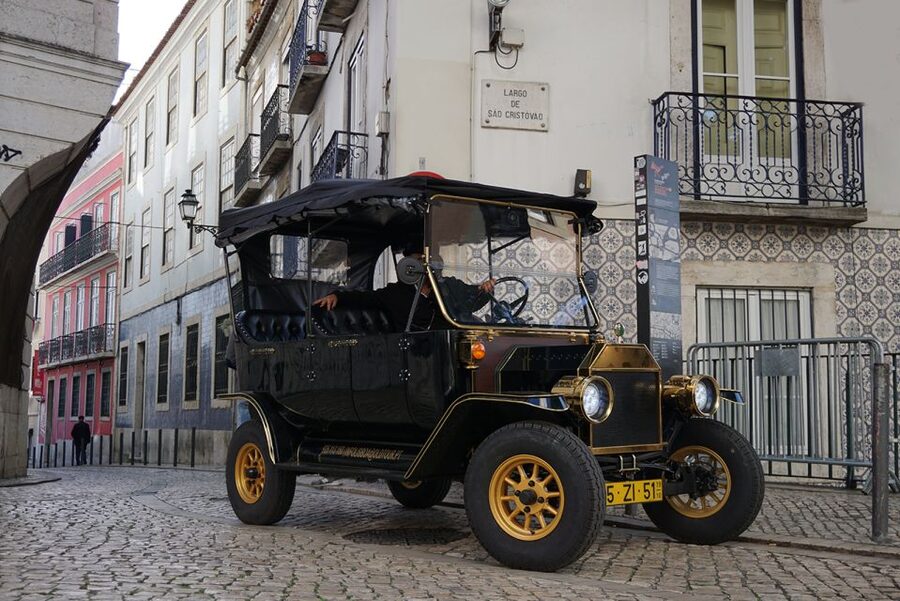 Lisbon: Private Guided Tuk-Tuk Tour with Hotel Pickup - Rossio Square and the Santa Justa Lift