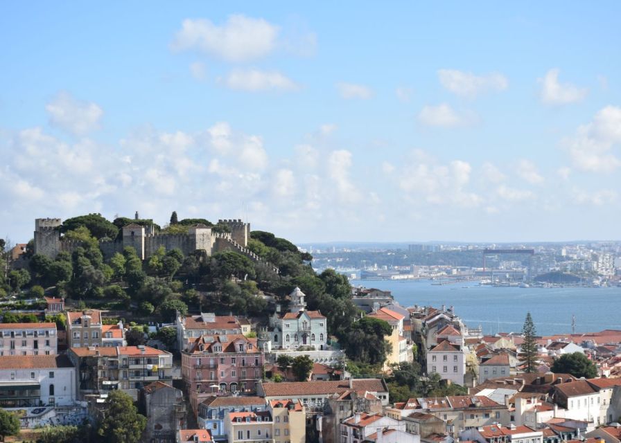 Lisbon: Private Historic Tour by Eco Tuk Tuk - São Vicente, the National Pantheon, and Santa Engrácia