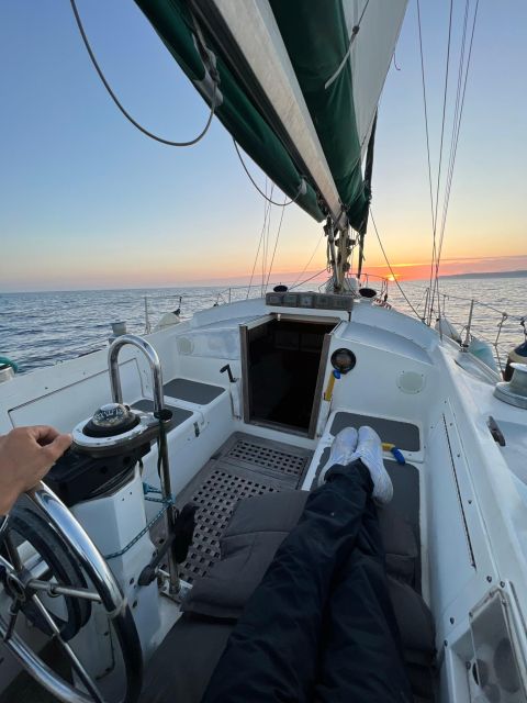 Lisbon: Private Sailing City & Sunset Tour - Why Lisbon looks different from the Tagus