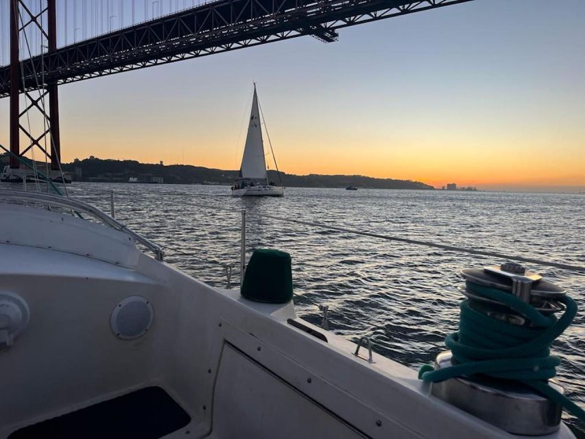 Lisbon: Private Sailing City & Sunset Tour - West to Belém Tower and the Monument to the Discoveries