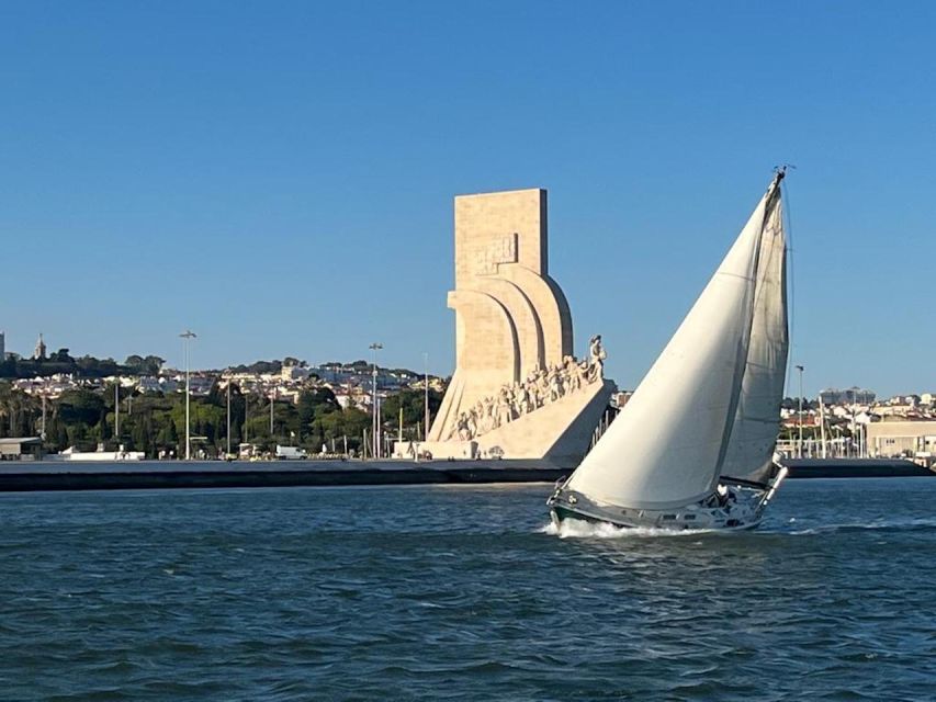 Lisbon: Private Sailing City & Sunset Tour - Alfama, the cathedral, and the castle quarter