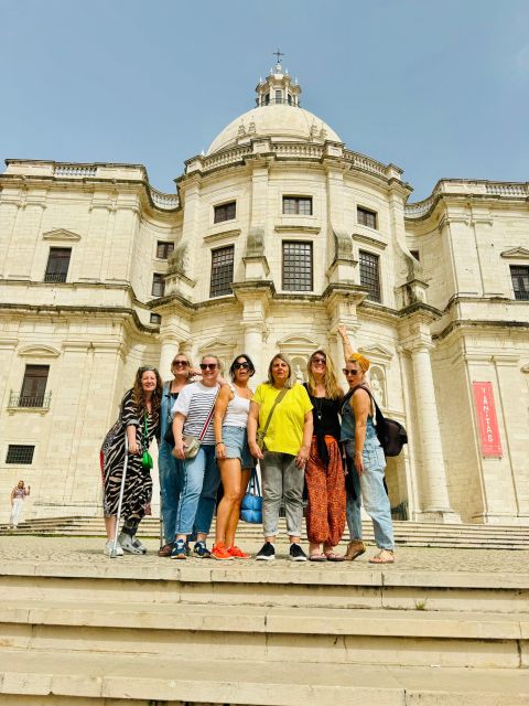 Lisbon: Private Sightseeing Tour by Tuk-Tuk - Pink Street and the return downtown