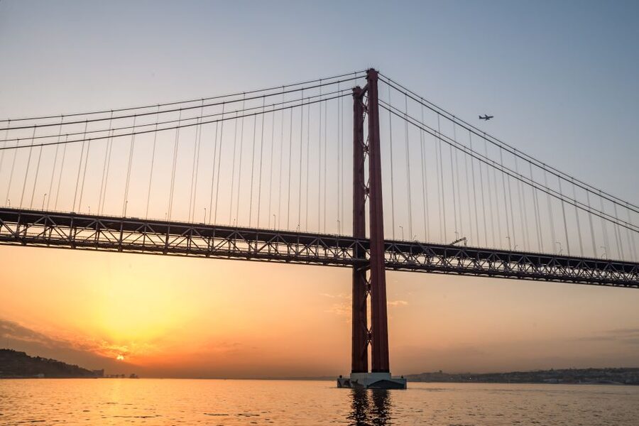Lisbon: Private Sunset Cruise on the Tagus River with Drink - Key points to know before booking