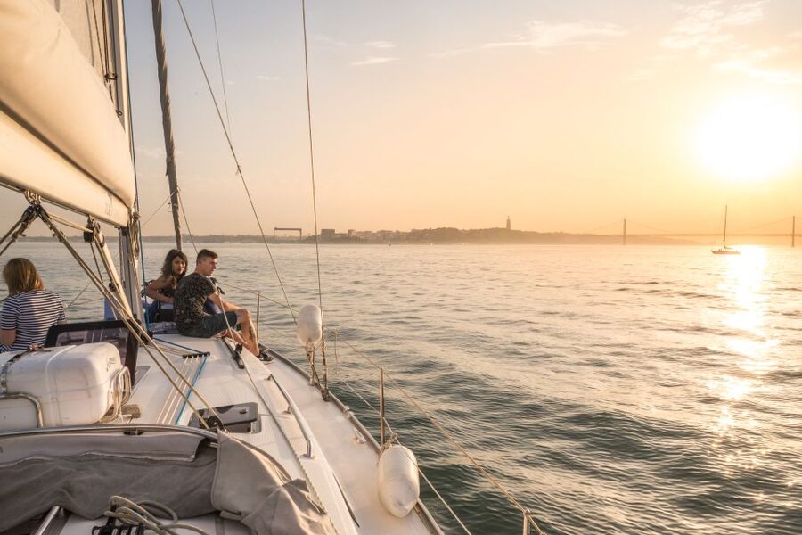 Lisbon: Private Sunset Cruise on the Tagus River with Drink - Meeting at Belém Gate 1