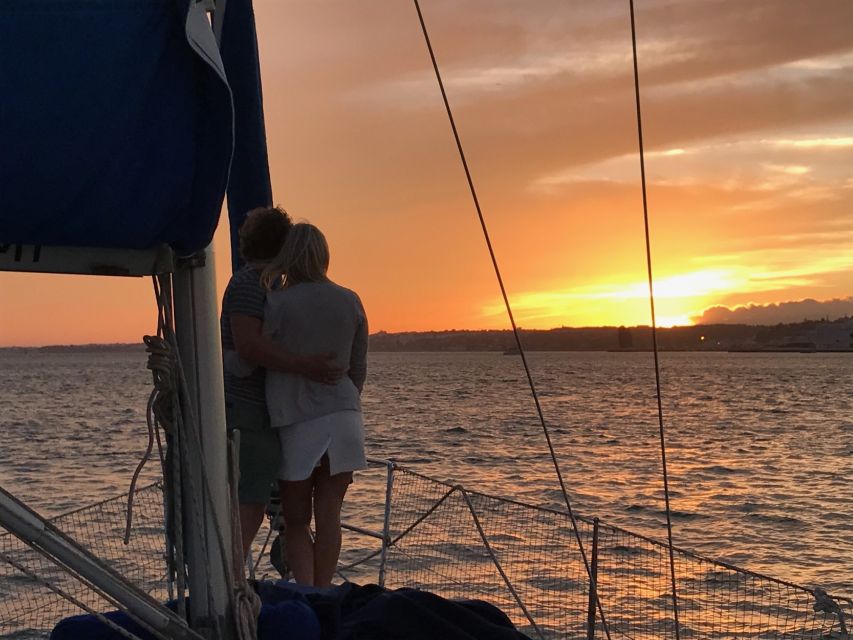 Lisbon: Private Sunset Sailing Tour with Champagne - Key points to know