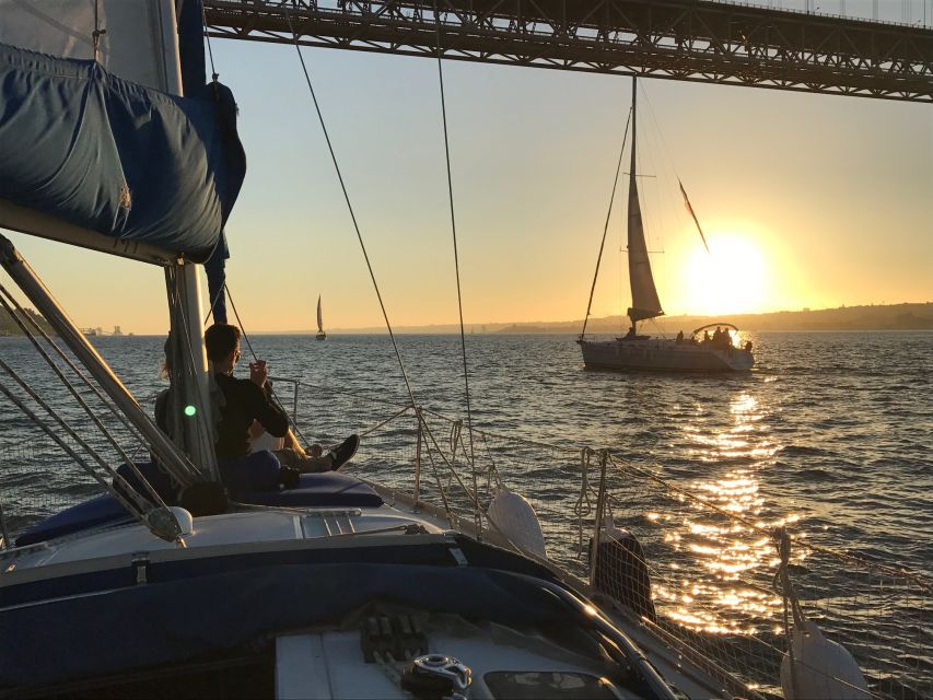 Lisbon: Private Sunset Sailing Tour with Champagne - Belém Tower and the Padrão dos Descobrimentos