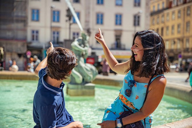Lisbon PRIVATE TOUR: Highlights & Hidden Gems - Bairro Alto, from artists’ quarter to evening district