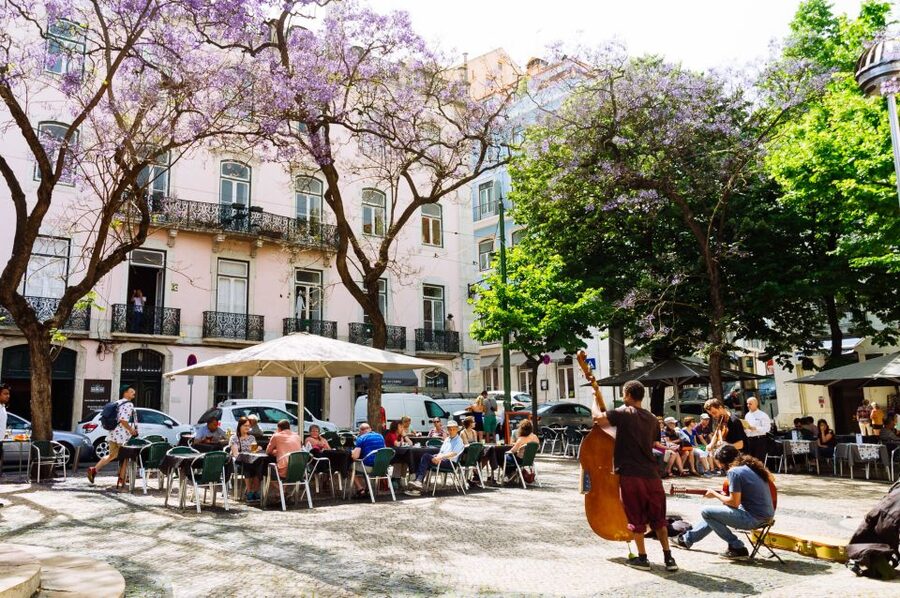 Lisbon: Private Tour with Locals – Highlights & Hidden Gems - What the local guide adds