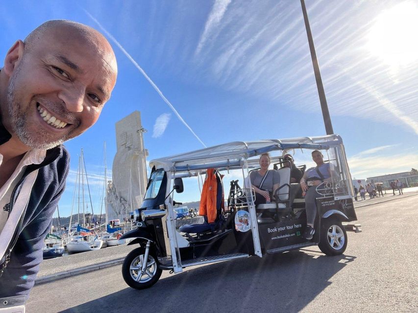 Lisbon: Private Tuk-Tuk Tour - Alfama at street level