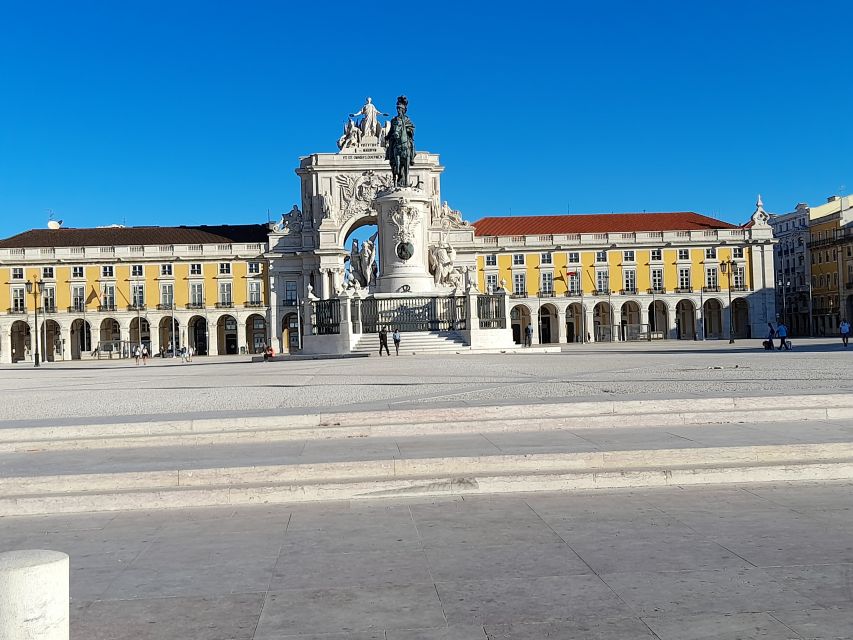 Lisbon: Private Tuk-Tuk Tour for 2 hours - Why a tuk-tuk works well on Lisbon’s seven hills