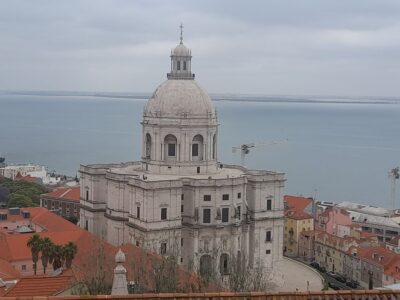 Lisbon: Private Tuk-Tuk Tour for 2 hours