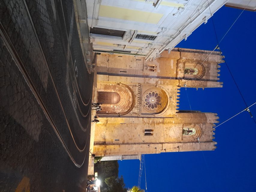 Lisbon: Private Tuk-Tuk Tour for 2 hours - Santa Justa Lift and the return to central Lisbon
