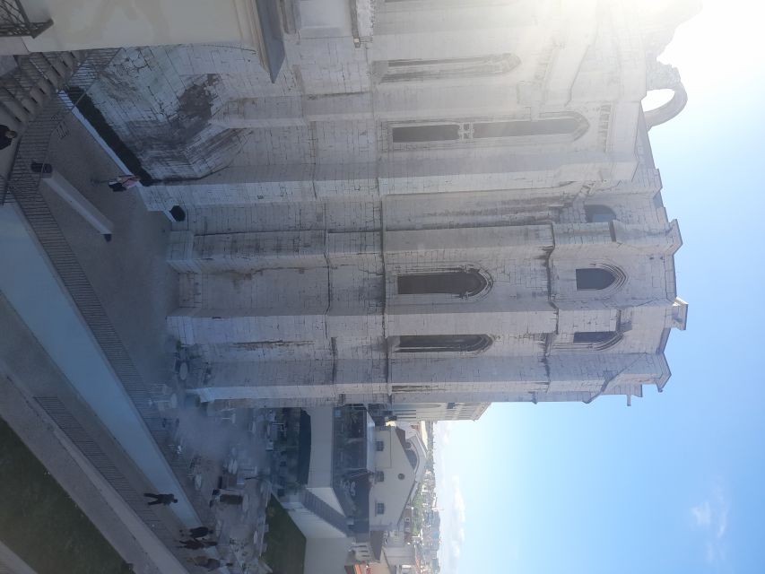 Lisbon: Private Tuk-Tuk Tour for 2 hours - What the two-hour schedule really gives you