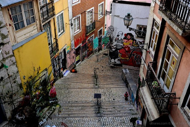 Lisbon - Private Vintage Tuk Tour with Hotel Pickup - Lisbon Cathedral and Santo António