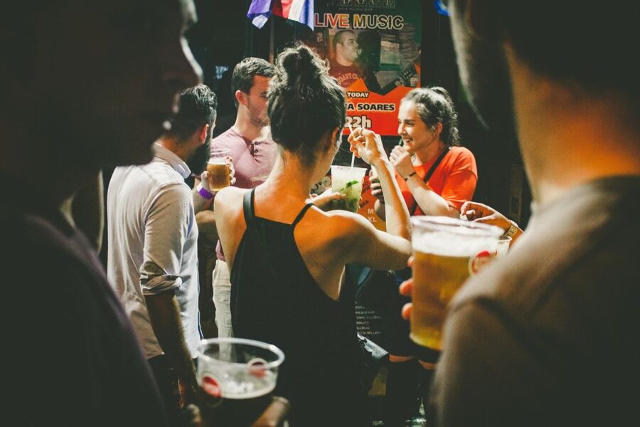 Lisbon: Pub Crawl with Open Bar and VIP Club Entry - A low-cost way into Lisbon after dark