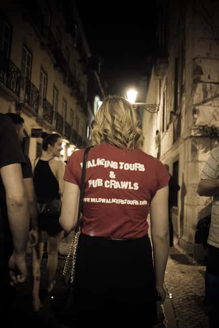 Lisbon: Pub Crawl with Open Bar and VIP Club Entry - Skip the line at the final club