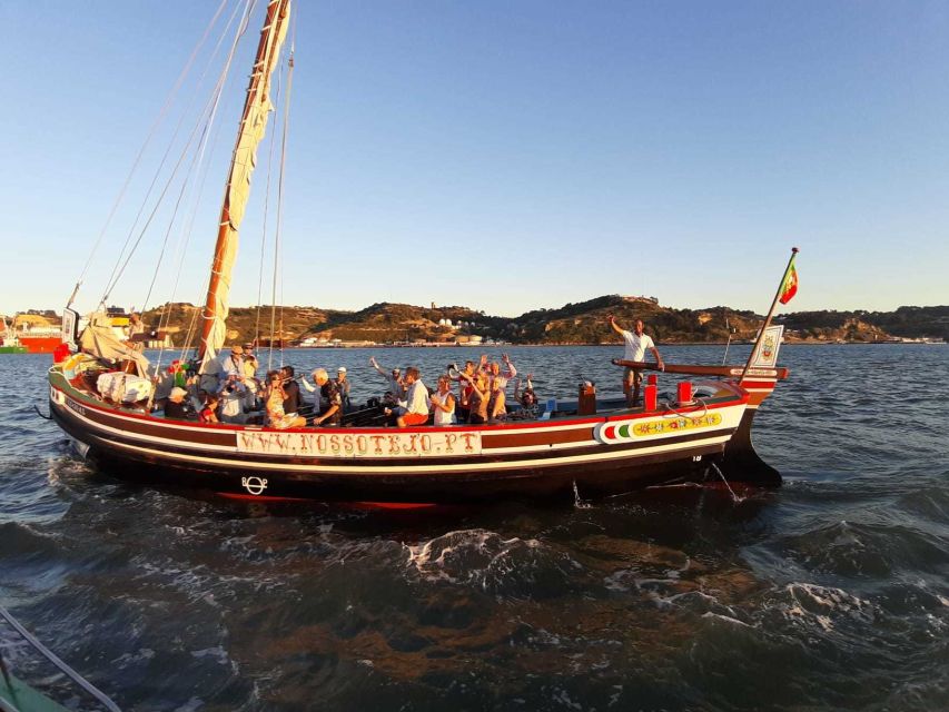 Lisbon: River Tagus Sightseeing Cruise in Traditional Vessel - From Cais do Sodré to Ribeira das Naus