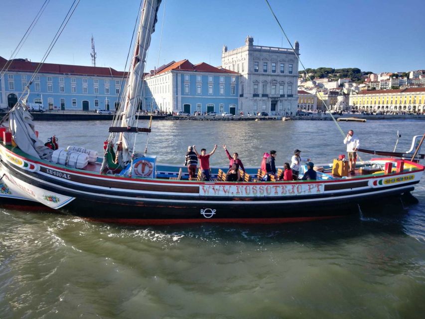 Lisbon: River Tagus Sightseeing Cruise in Traditional Vessel - Reaching Belém by boat