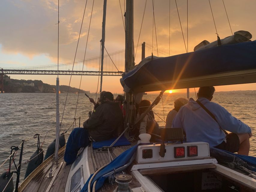 Lisbon: Sailboat Sunset Tour with a Drink - Key points to know before sailing