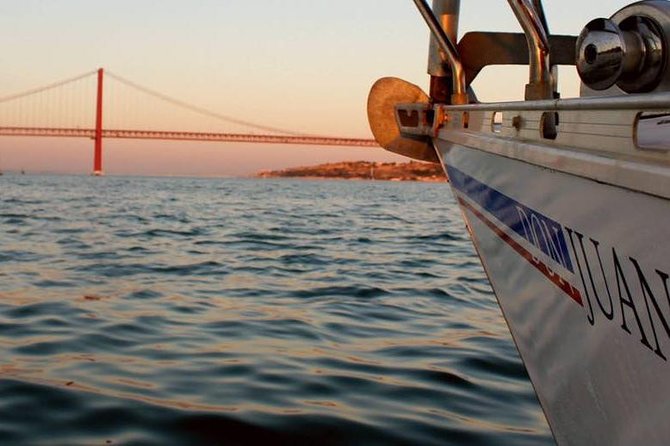 Lisbon Sailing Tour: 2-Hour Cultural Scenic Cruise with Wine - Praça do Comércio from the Tagus