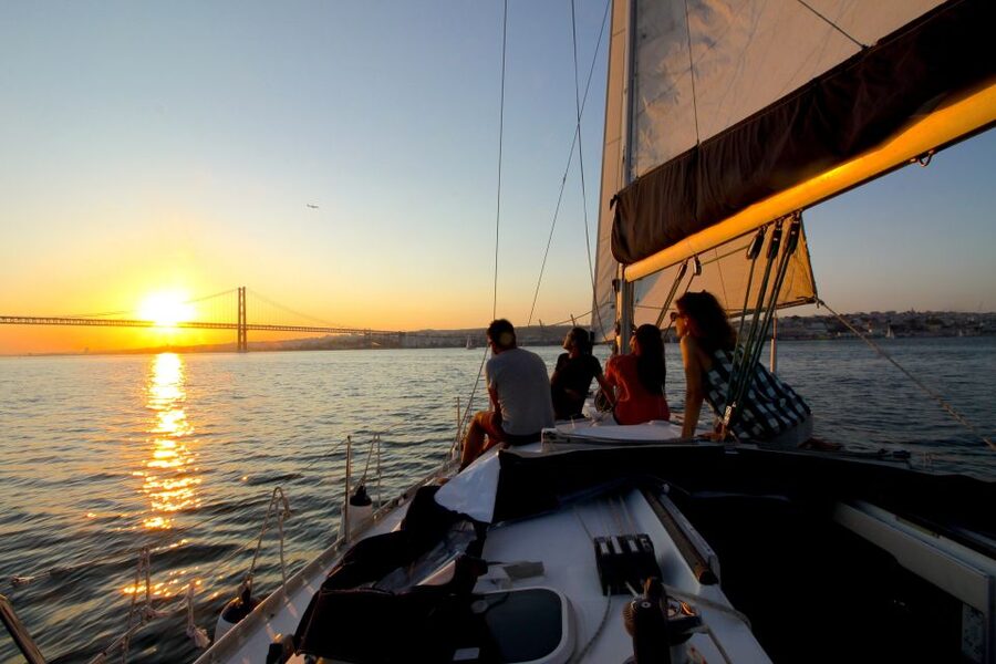 Lisbon: Sailing Tour with Wine and Snacks - Quick reasons to book this Tagus River sail