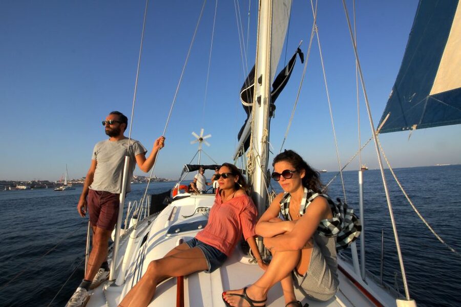 Lisbon: Sailing Tour with Wine and Snacks - What this Lisbon sailing tour is really like