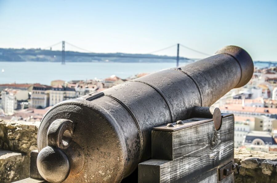Lisbon: Sao Jorge Castle Skip-the-Line Ticket with Guide - A short introduction that gives the castle a purpose