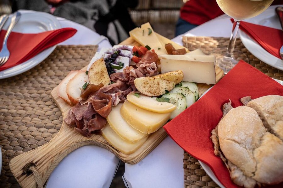 Lisbon: Segway Food Tour of Alfama and Old Town Lisbon - Senhora do Monte and Graça viewpoints
