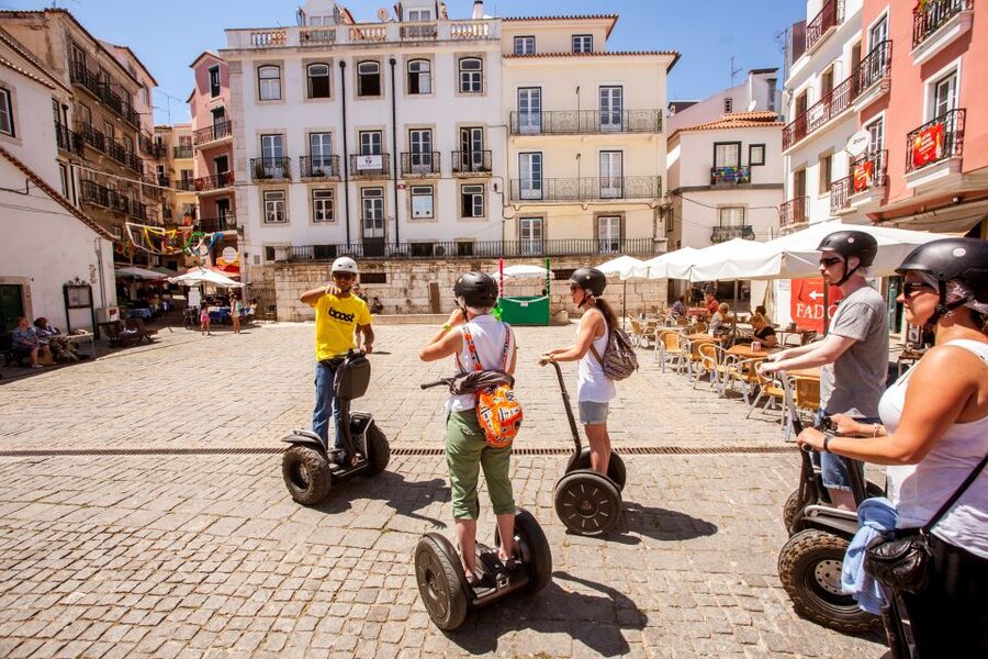 Lisbon: Segway Medieval Tour of Alfama and Mouraria - The National Pantheon and Feira da Ladra