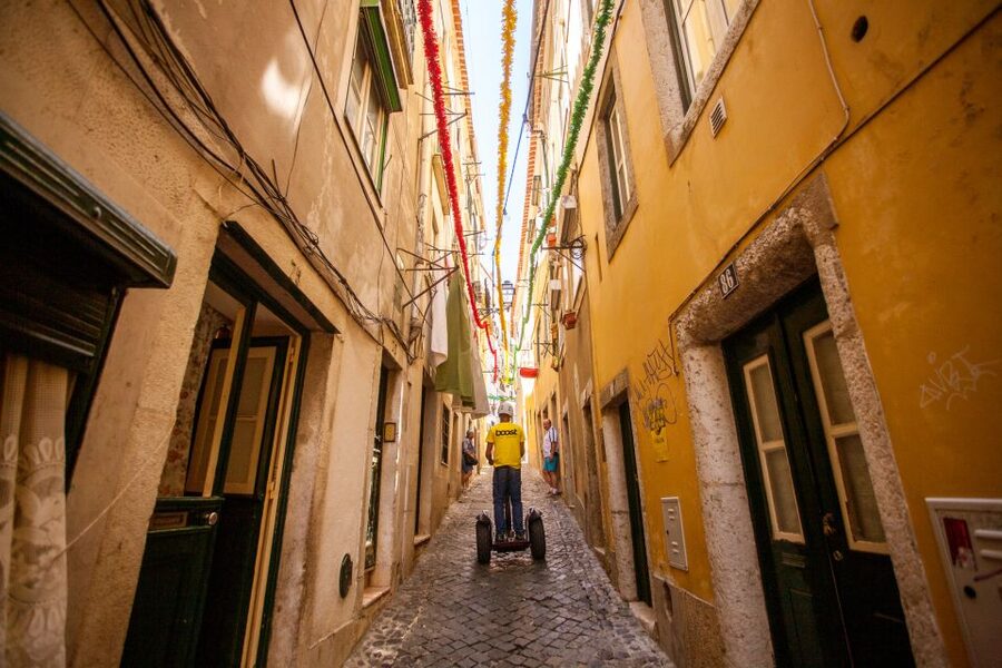 Lisbon: Segway Medieval Tour of Alfama and Mouraria - From Commerce Square to Campo das Cebolas