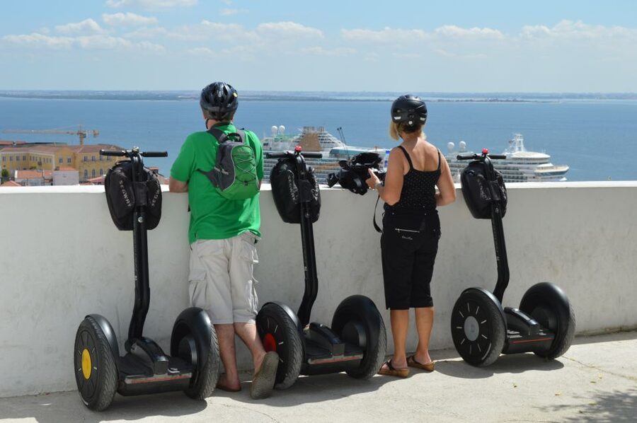 Lisbon: Segway Super Tour - Reaching Miradouro da Senhora do Monte