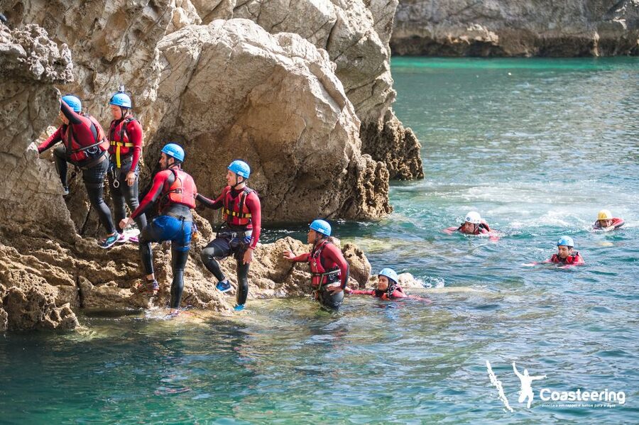 Lisbon: Sesimbra/Arrábida Natural Park Coasteering Adventure - Jumps from 3 to 10 meters