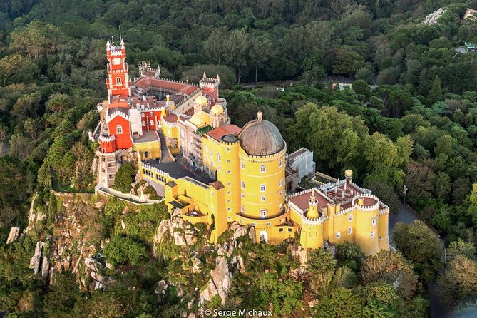 Lisbon: Sintra, Pena, Cabo da Roca Coast & Cascais Tour - Cascais: one free hour by the water