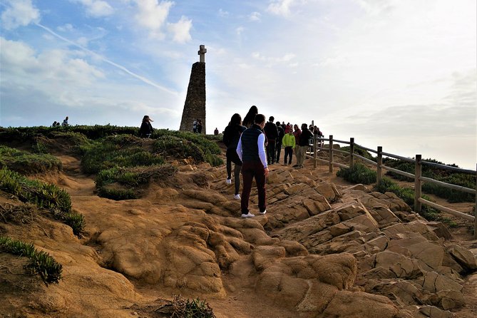 Lisbon: Sintra, Pena, Cabo da Roca Coast & Cascais Tour - Why the small group matters