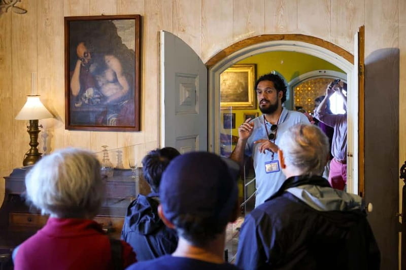 Lisbon: Sintra, Pena, Cascais & Cabo Day Tour with Tickets - Sintra town, lunch, and a short independent wander