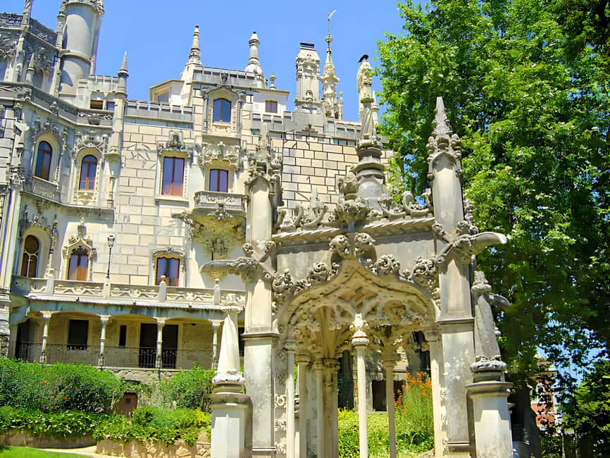Lisbon: Sintra, Pena Palace, Cabo da Roca, & Cascais Tour - The small-group tradeoff