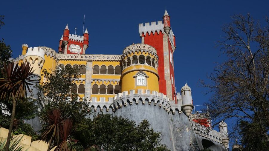 Lisbon: Sintra, Pena Palace, Cabo Roca Coast & Cascais Tour - Two hours at Pena Palace