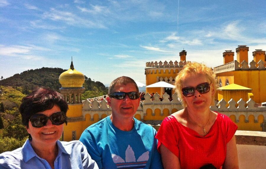 Lisbon: Sintra & Pena Palace Guided Tour with Hotel Pickup - Key points to know before booking