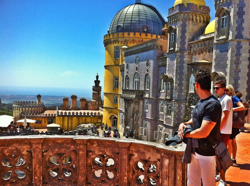 Lisbon: Sintra & Pena Palace Guided Tour with Hotel Pickup - Why this Lisbon to Sintra tour works well
