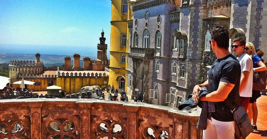 Lisbon: Sintra & Pena Palace Guided Tour with Hotel Pickup - Hotel pickup and the 40-minute ride to Sintra