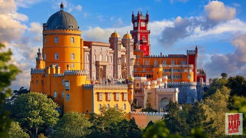 Lisbon: Sintra, Pena Palace, Moorish Castle & Regaleira Tour - Why a private vehicle helps in Sintra