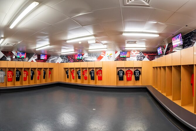 Lisbon SL Benfica Stadium & Museum Tour with Scarf - Timing your visit around matches and photographs