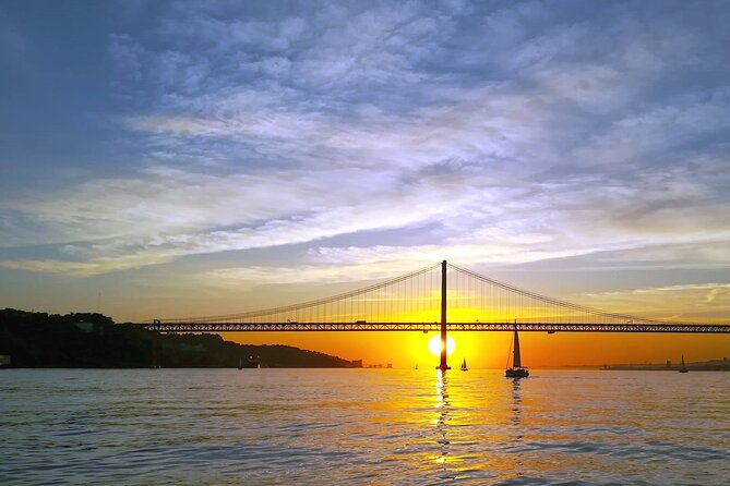 Lisbon Small Group Sunset Sailing 2h Cruise with Drinks Included - What makes this Lisbon sail worth considering