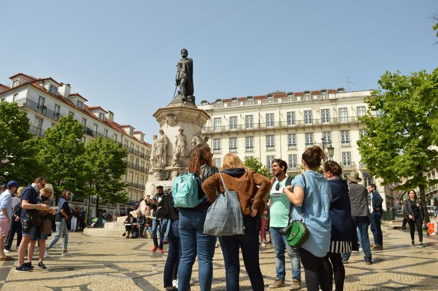Lisbon: Starter Walking Tour to the highlights in German - Baixa and Rossio: Lisbon rebuilt in a practical grid