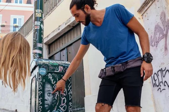 Lisbon: Street Art Walk - Graça: major murals among old streets