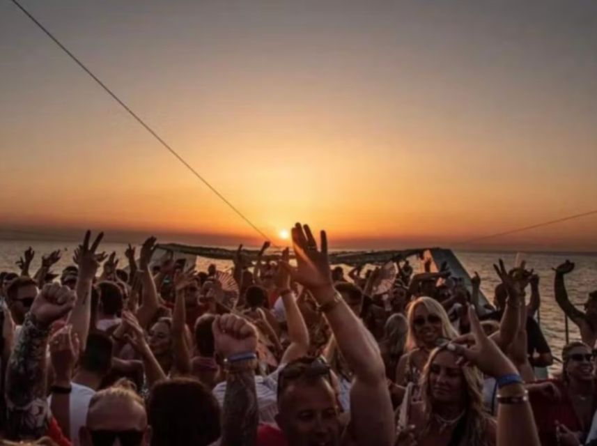 Lisbon: Sunset Boat Party Cruise with DJ and Open Bar - Why the $27 price offers good value