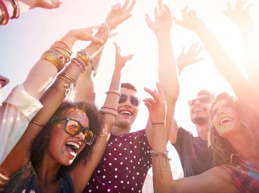 Lisbon: Sunset Boat Party Cruise with DJ and Open Bar - Open bar, queues, and comfort on board