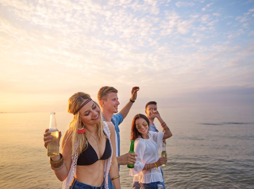 Lisbon: Sunset Boat Party Cruise with DJ and Open Bar - Timing your sunset and your evening
