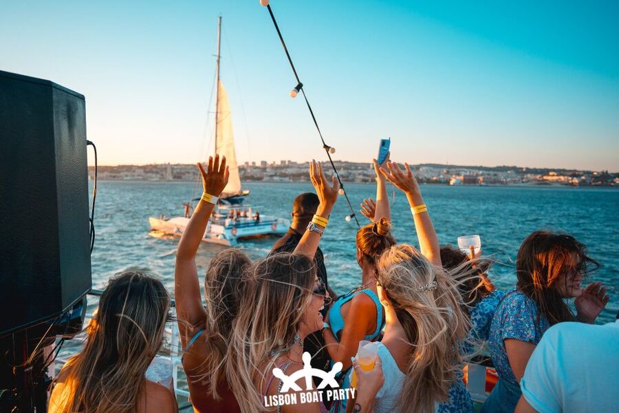 Lisbon: Sunset Boat Party with 2 Drinks and Free Club Entry - Music, dancing, and the limits of the party format